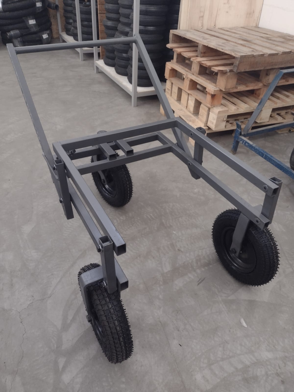 Carrinho Transporte de Massa 200L-Medidas: 96x69x54